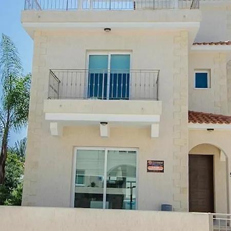 Oceanview Luxury 060 شقة